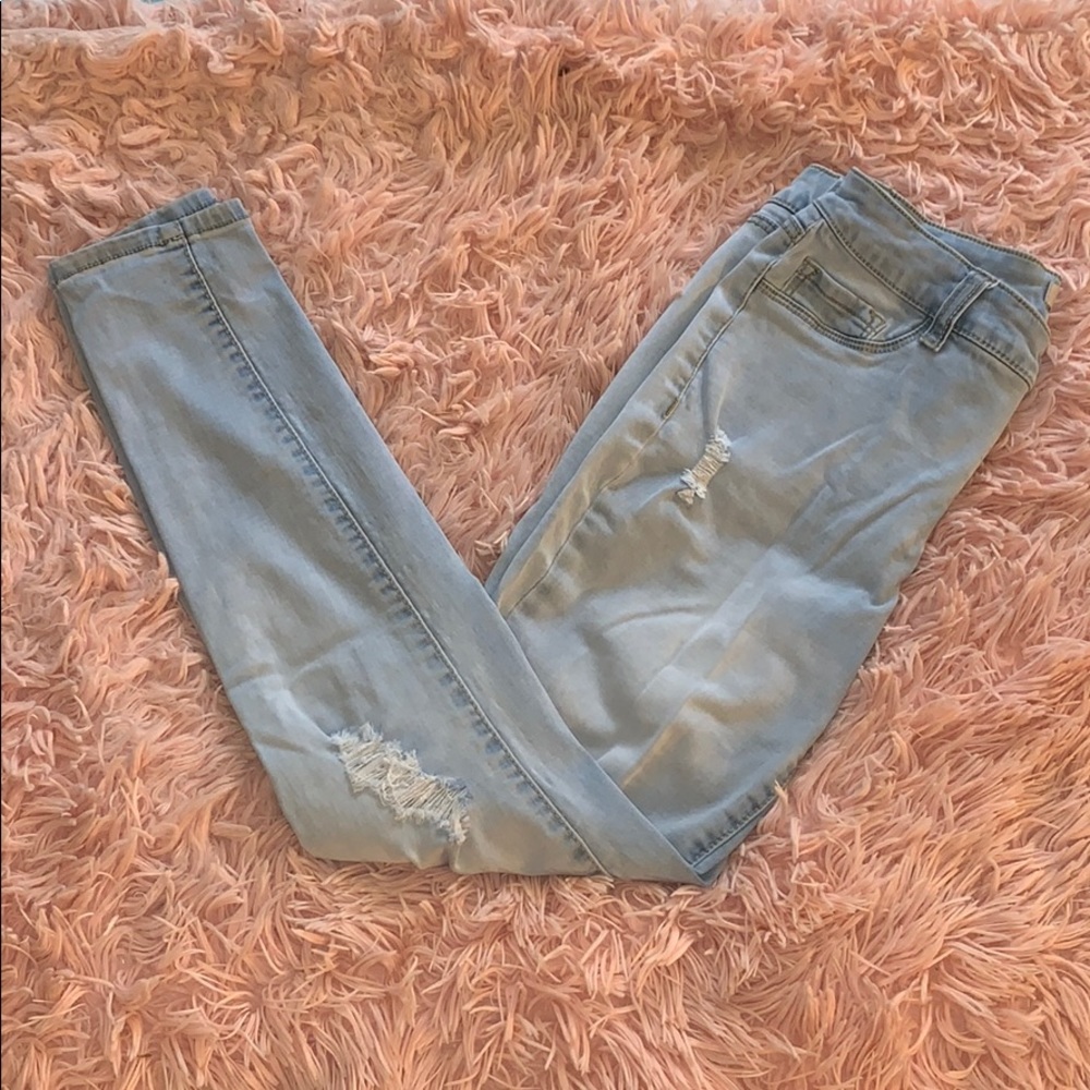 Mid rise wripped skinny jeans